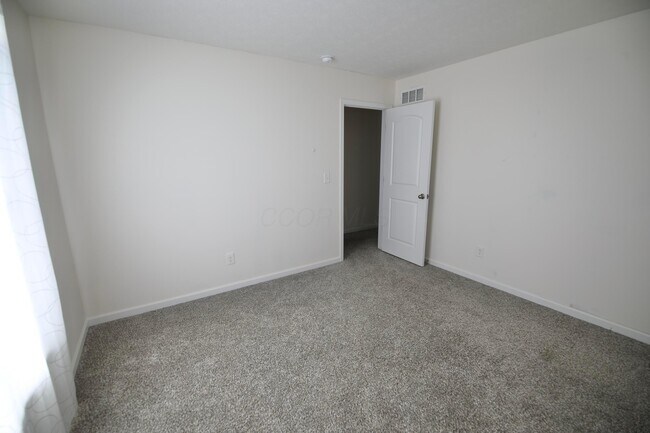 Building Photo - 216 Old Bay Dr