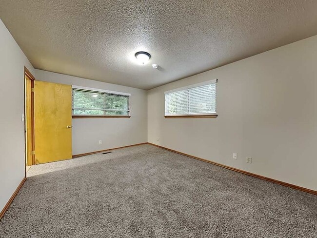 Building Photo - 617 S 301st St