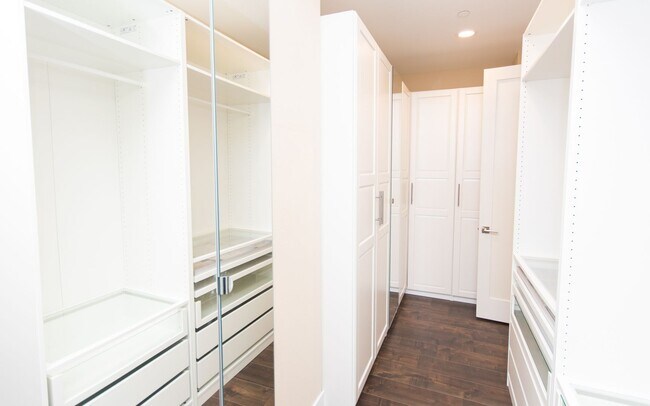 Building Photo - Spacious Home in Great Olde Carlsbad Locat...