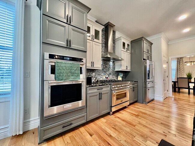 Building Photo - NEW, big, beautiful, Executive Home Libert...