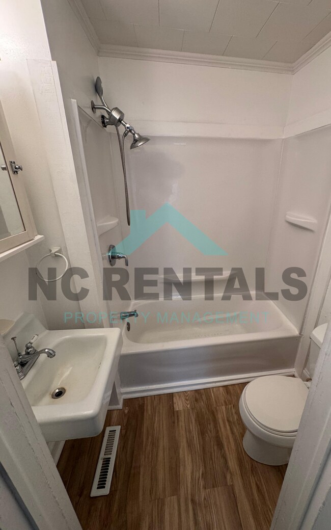 Building Photo - 2038 Saxapahaw-Bethlehem Church Rd