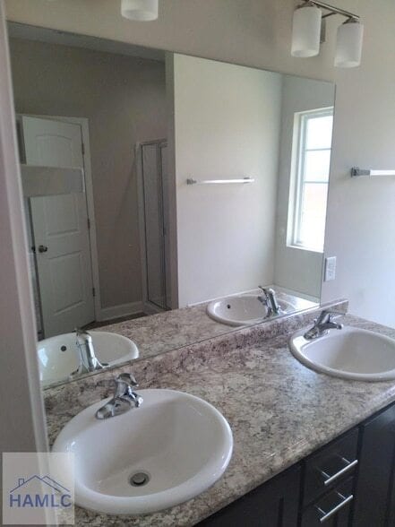 Building Photo - 729 Burke Dr