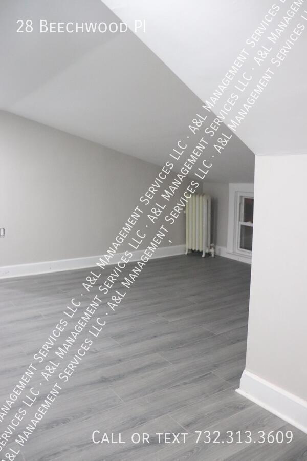 Building Photo - 28 Beechwood Pl