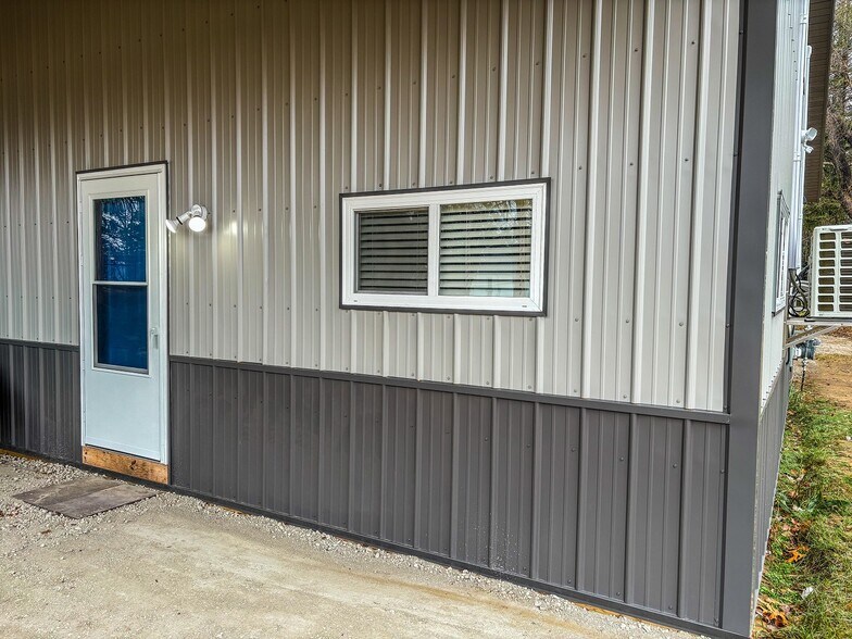 East Entry - 5640 Trailer Park Dr