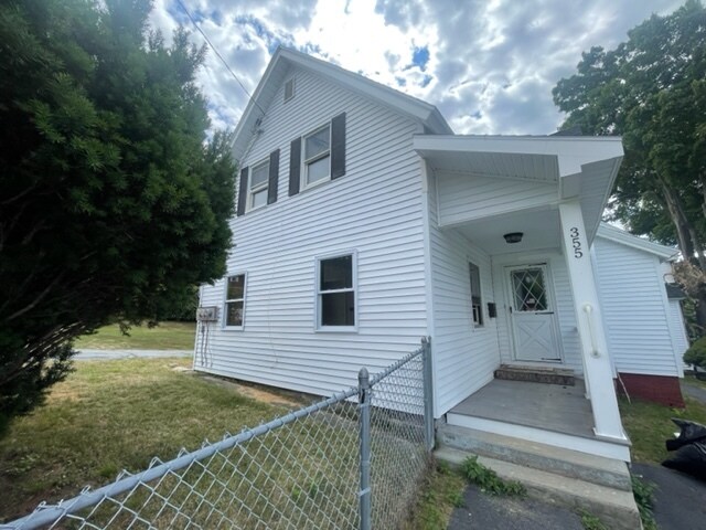 Building Photo - 353 Laurel St