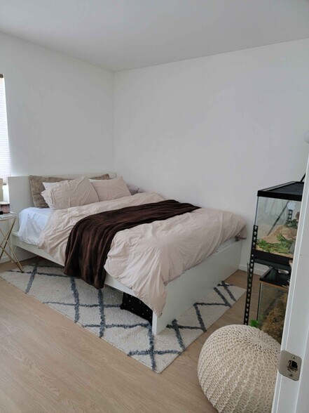 Building Photo - 12523 Culver Blvd