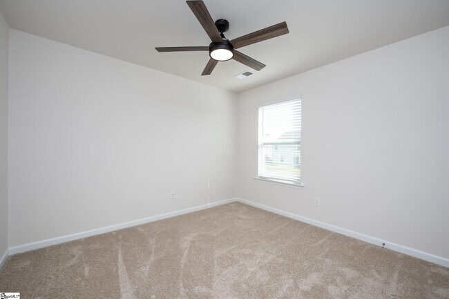 Building Photo - 114 Green Oak Dr