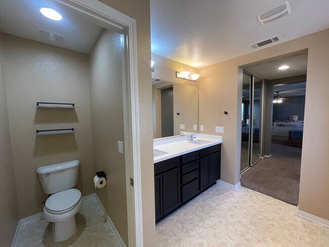 Building Photo - Lancaster 3 Bedroom + 2 Bathroom