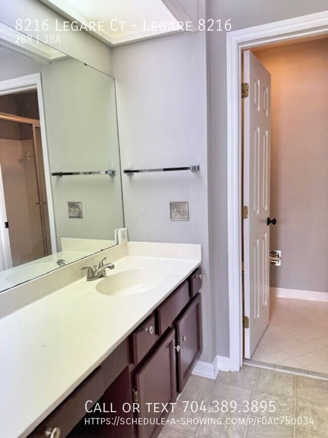 Building Photo - 8216 Legare Ct