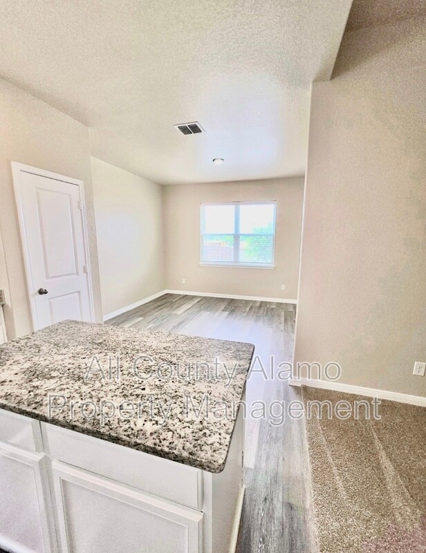 Building Photo - 12818 Cedarcreek Trl