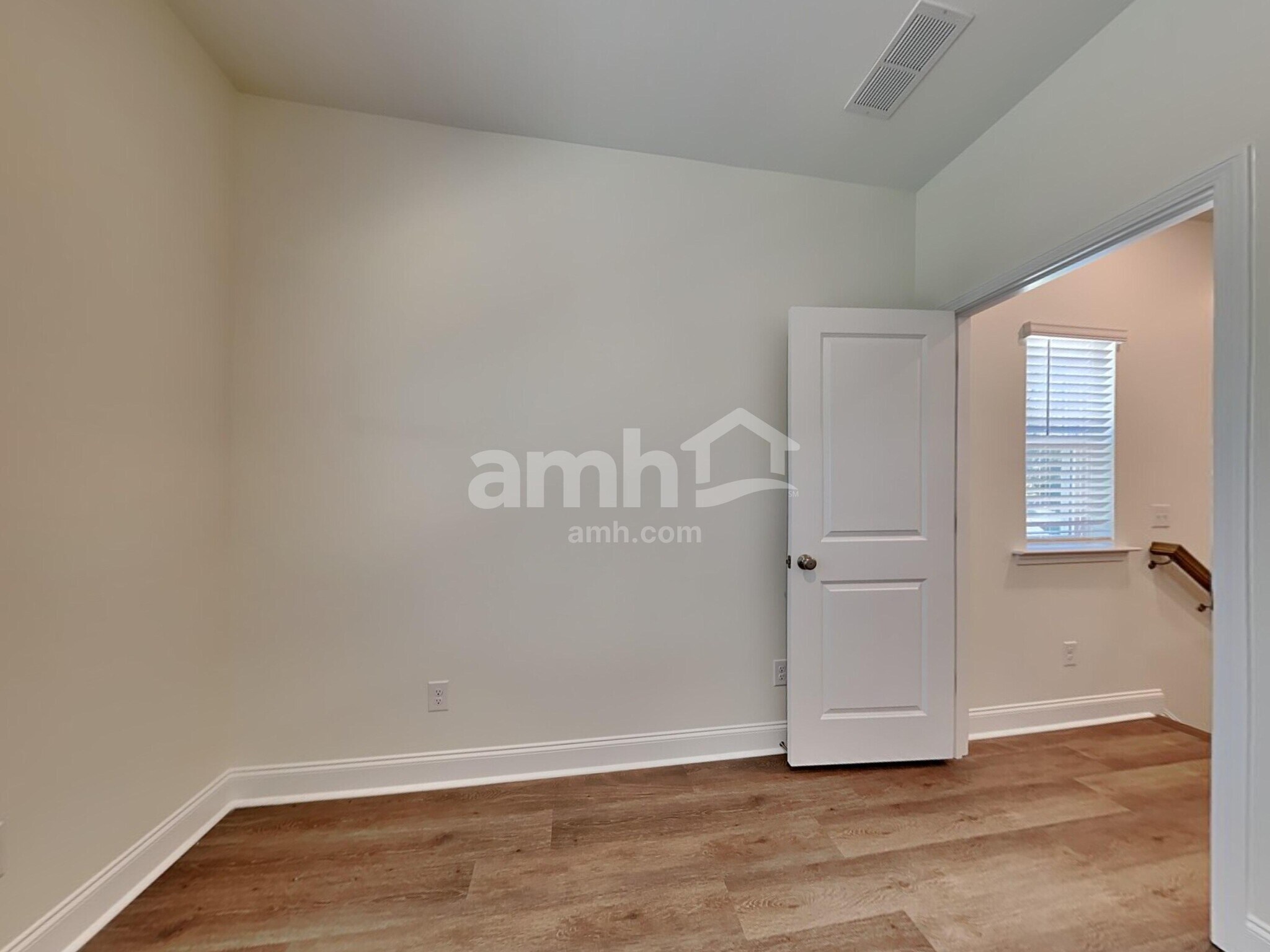 Building Photo - 1938 Weeping Cypress Dr