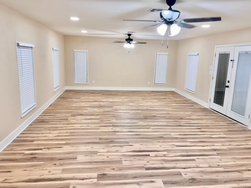 Building Photo - 11012 Sunny Dr