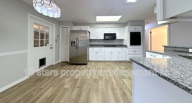 Building Photo - 601 Stone Dr