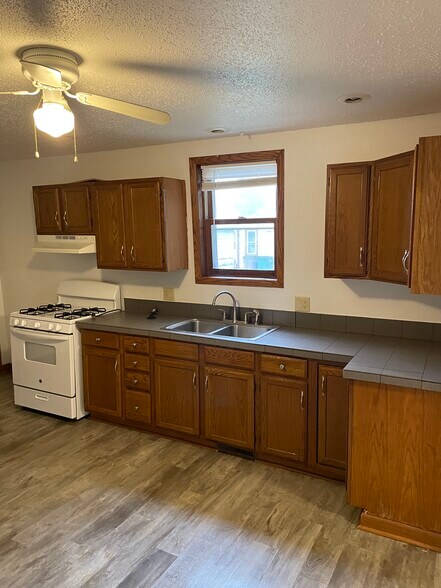 Building Photo - 309 8th St