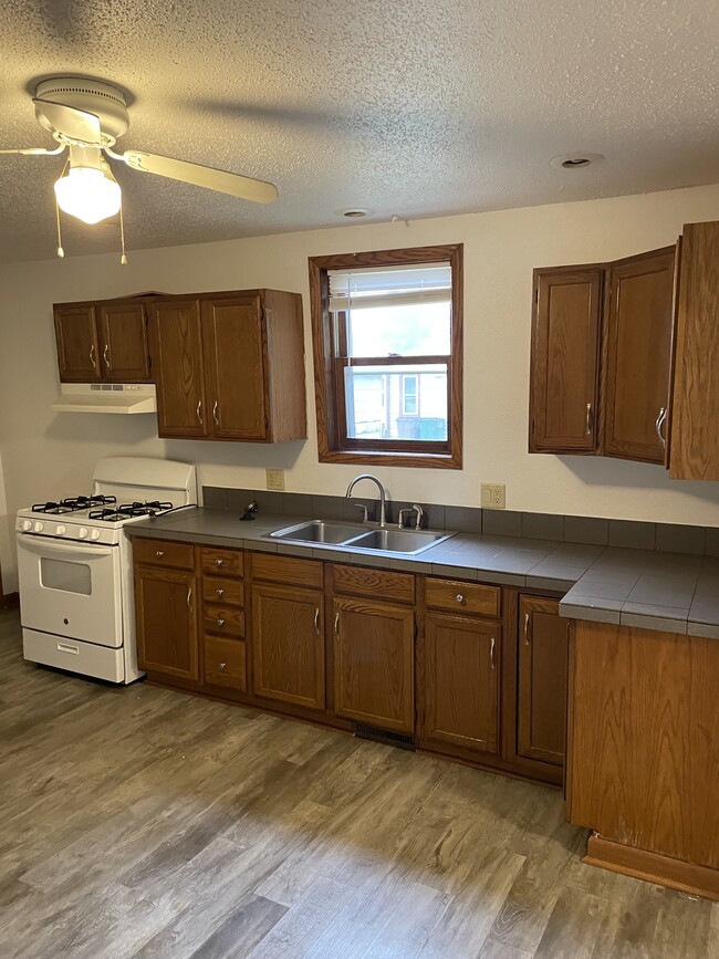 Building Photo - 309 8th St
