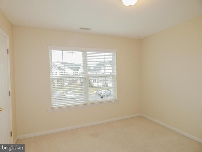 Building Photo - 2105 Lexington Mews