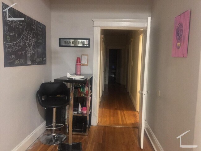 Building Photo - 215 Saint Paul St