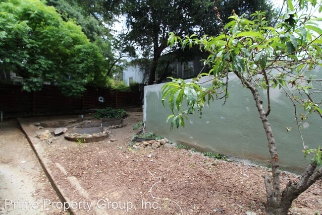 Building Photo - 2 br, 1 bath House - 3900 Laurel Ave