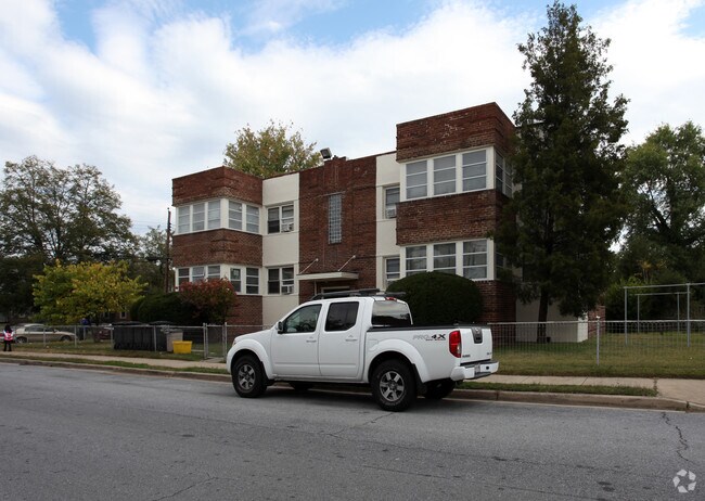 Primary Photo - 4209 Newark Rd