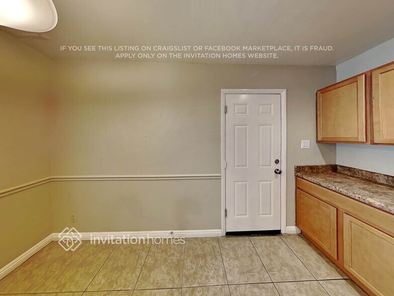 Building Photo - 3702 W Vista Ave