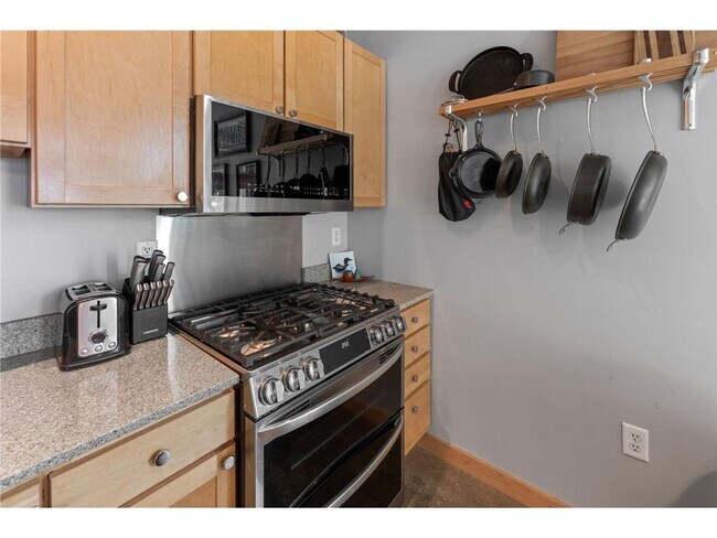 Building Photo - 710 N 4th St