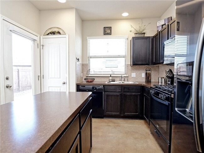Building Photo - 4614 Truth Wy