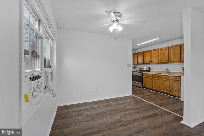 Building Photo - 908 Shelby Dr