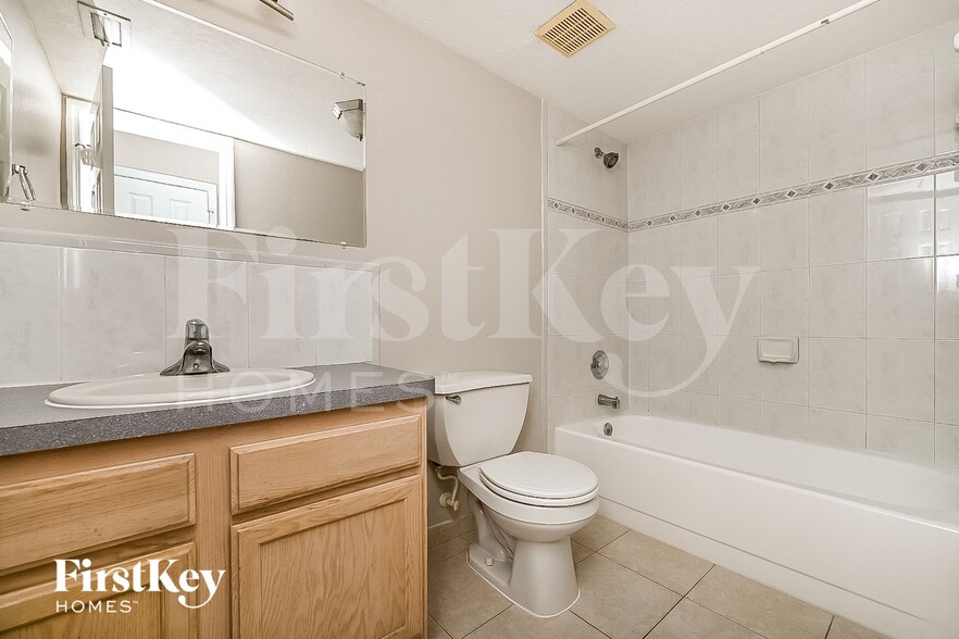 Building Photo - 6222 Palmview Ct