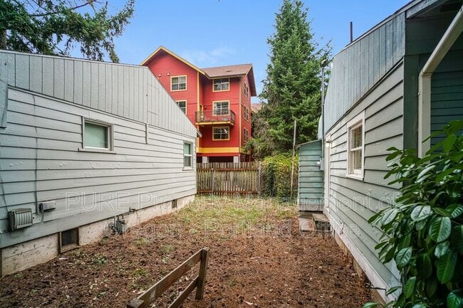 Building Photo - 4632 SE 122nd Ave