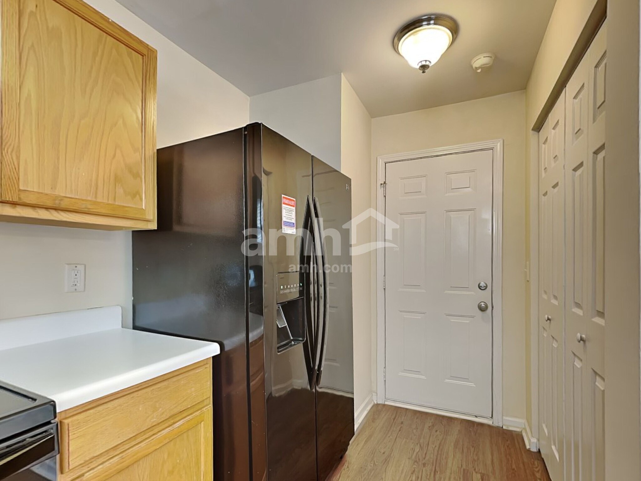 Building Photo - 204 Cloverdale Dr