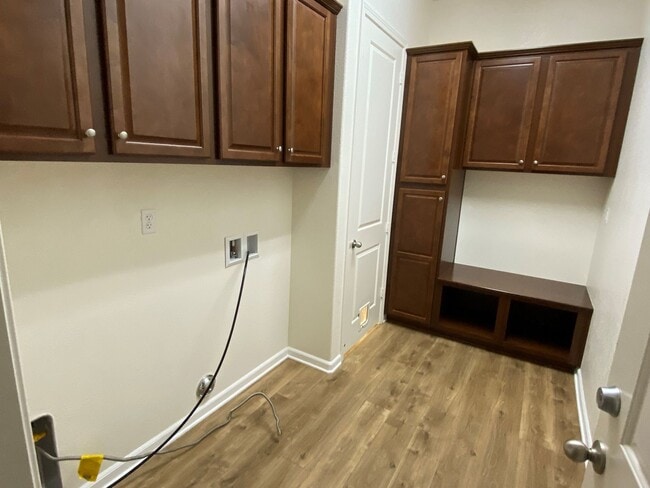 Building Photo - 15803 St Clement Way