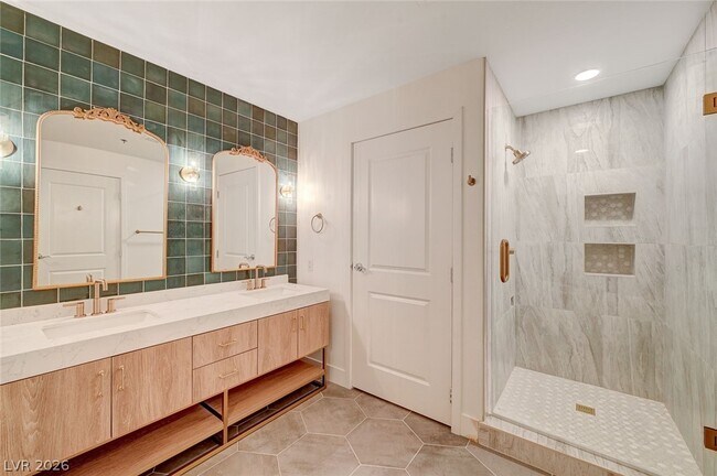 Building Photo - 8255 S Las Vegas Blvd