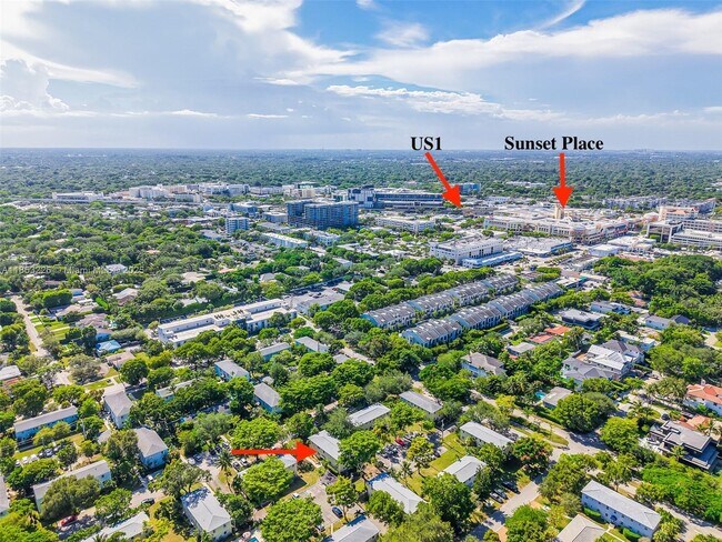 Building Photo - 7635 SW 56th Ave