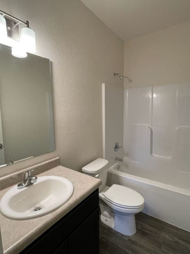 Building Photo - Avalon Bluff...3 Bedroom 2 Bath House