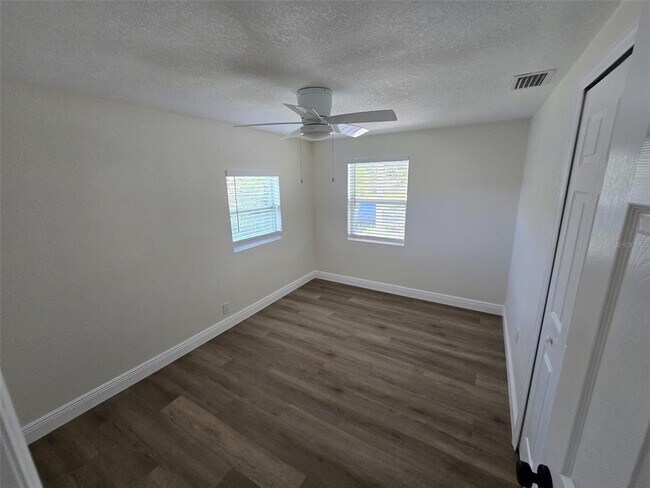 Building Photo - 416 W Ianthe St