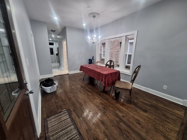 Building Photo - 4947 W Race Ave