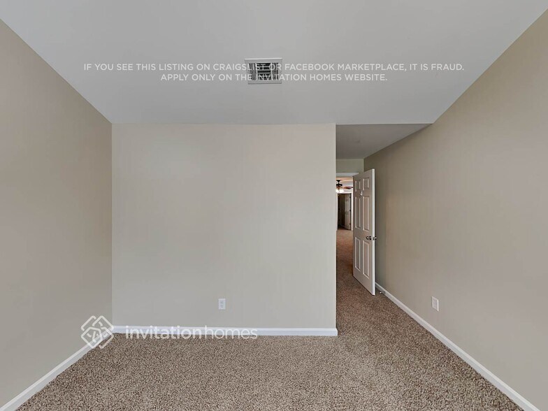 Building Photo - 114 Hidden Creek Dr