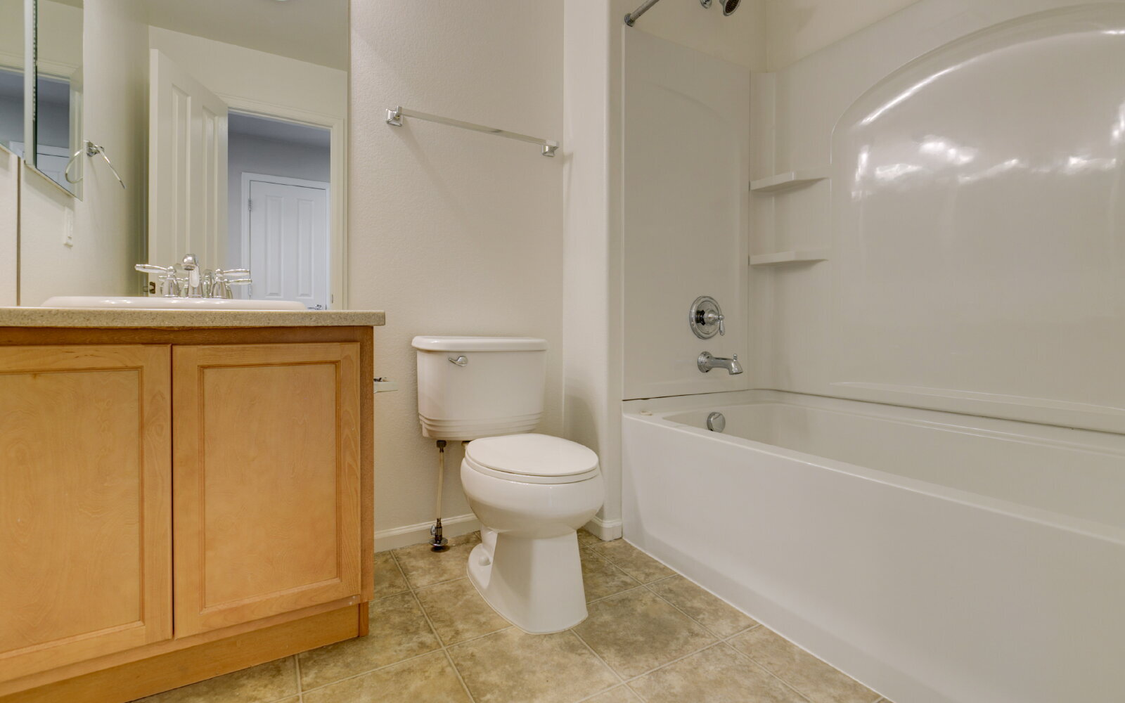 Building Photo - Comfortable 3-Bedroom Townhome in Cross Cr...