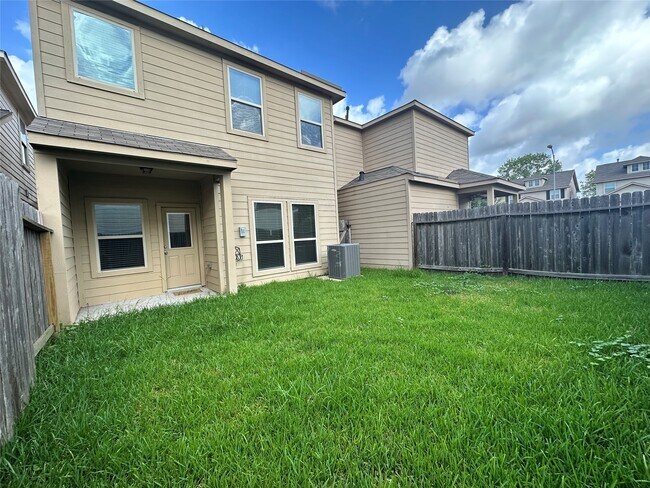 Building Photo - 6042 Wesley Manor Ct