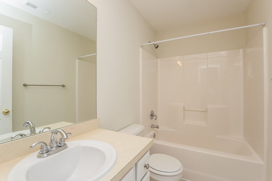 Building Photo - 212 Browning Cir