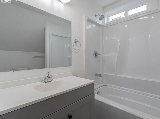 Building Photo - 212 N Blandena St