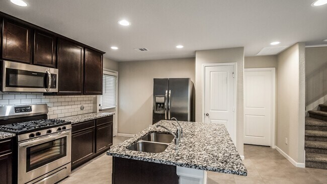 Building Photo - 1606 N City Oaks Ln