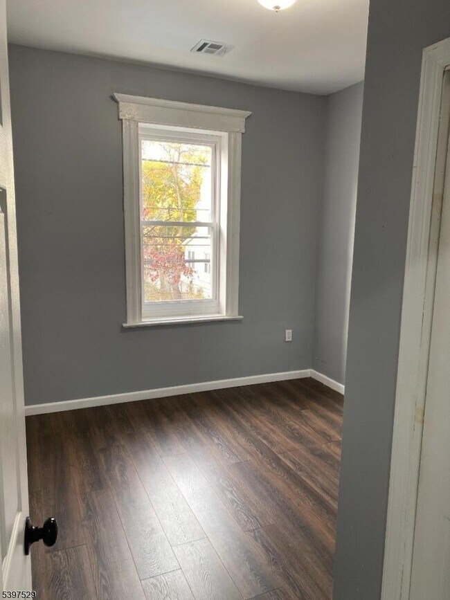 Building Photo - 540 S 20th St