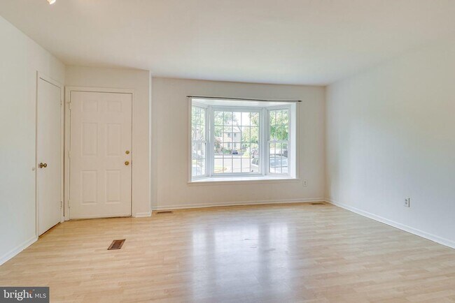 Building Photo - 9911 Whitewater Dr