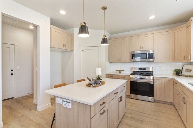 Building Photo - 1175 N Meridian Ln