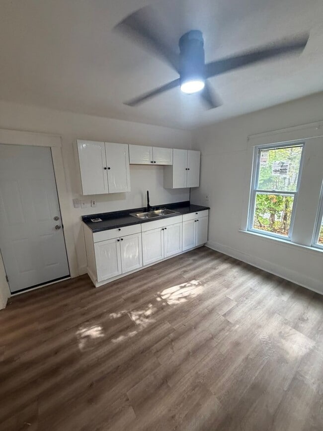 Building Photo - 2791 E 127th St