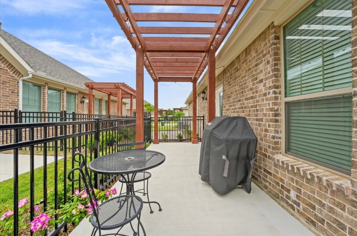 Patio - 1049 4th St