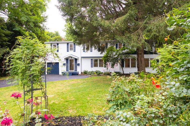Primary Photo - 155 Penhurst Rd