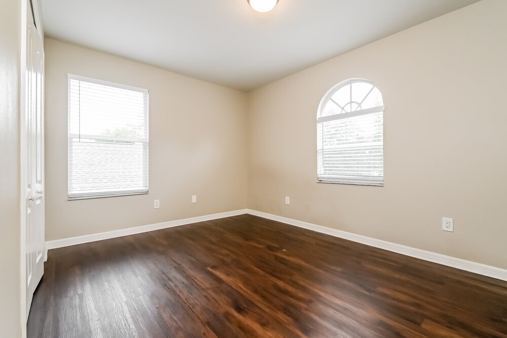 Building Photo - 9826 White Barn Way