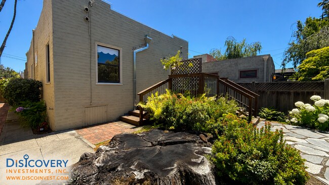 Building Photo - Stylish and Sophisticated Bungalow off Piedmont Avenue
